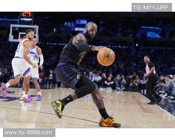 詹姆斯创纪录26年内6场比赛25分5篮板5助攻东契奇紧随其后5场表现出色